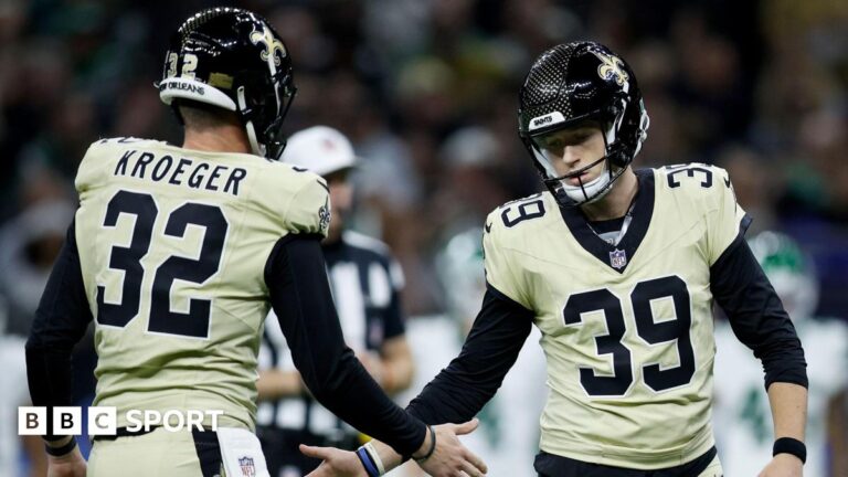 New York Jets 6-29 New Orleans Saints: Charlie Smyth marks new deal with 17 points in win Charlie Smyth celebrates a successful kick