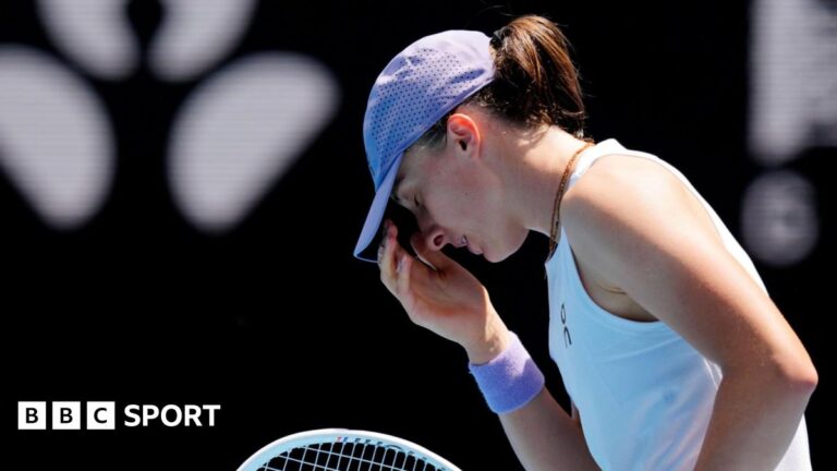 Australian Open 2026 results: Iga Swiatek loses to Elena Rybakina to end career Grand Slam attempt, Jessica Pegula beats Amanda Anisimova Iga Swiatek reacts to a missed point