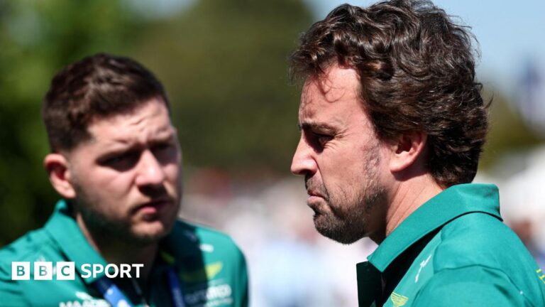 Fernando Alonso in ‘hard mental place’ because of Aston Martin’s problems, says Adrian Newey An Aston Martin team member speaks to Fernando Alonso, who is looking stern after not being able to drive in first practice for the Australian Grand Prix