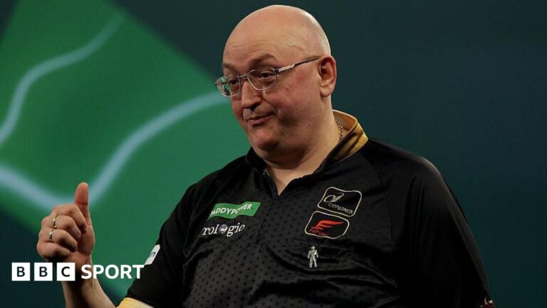 Andrew Gilding claims first ProTour title on 442nd attempt at Players Championship 16 Amandaland