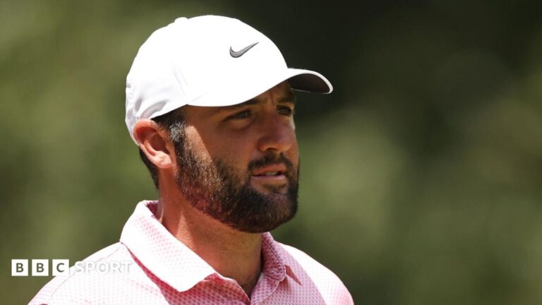 Scottie Scheffler: World number one leads first FedEx play-off event Scottie Scheffler